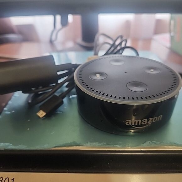 Amazon Echo Dot RS03QR 2nd Gen Black w/ USB Power Cable & Plug Tested/Working - Picture 1 of 2